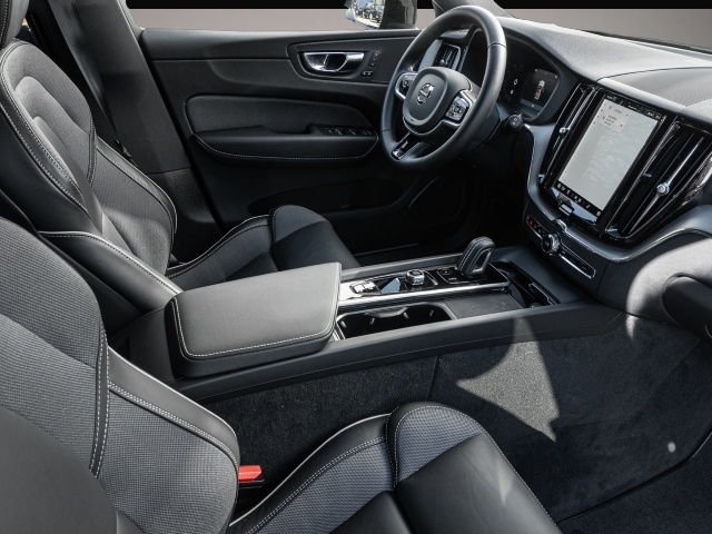 Bild 6 Volvo XC60 R Design 2WD Leder Digitales Cockpit Memory