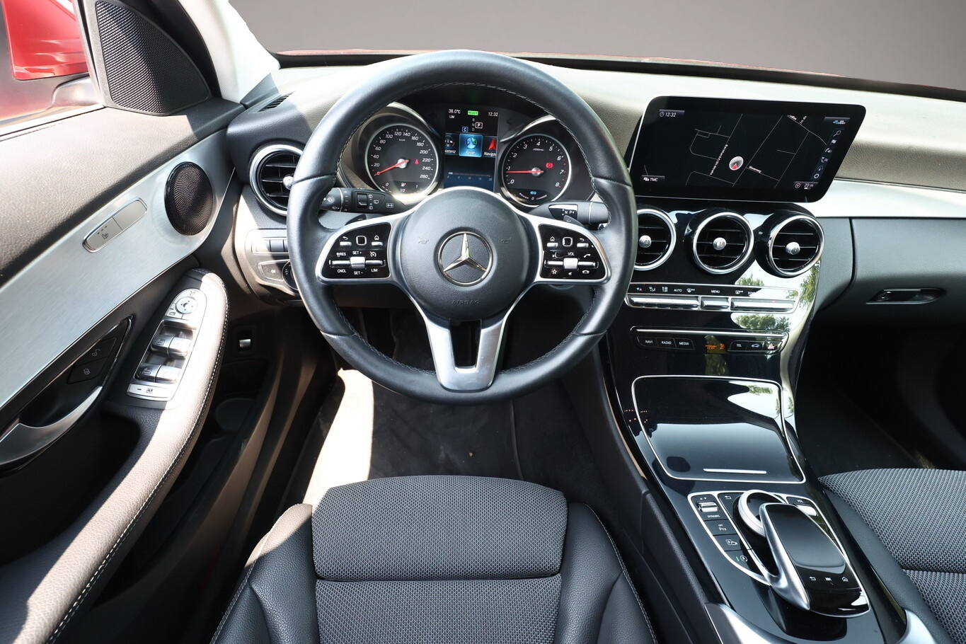 Bild 6 Mercedes-Benz C 300 T Avantgarde LED Nav AHK eHk SHZ ParkP 17Z