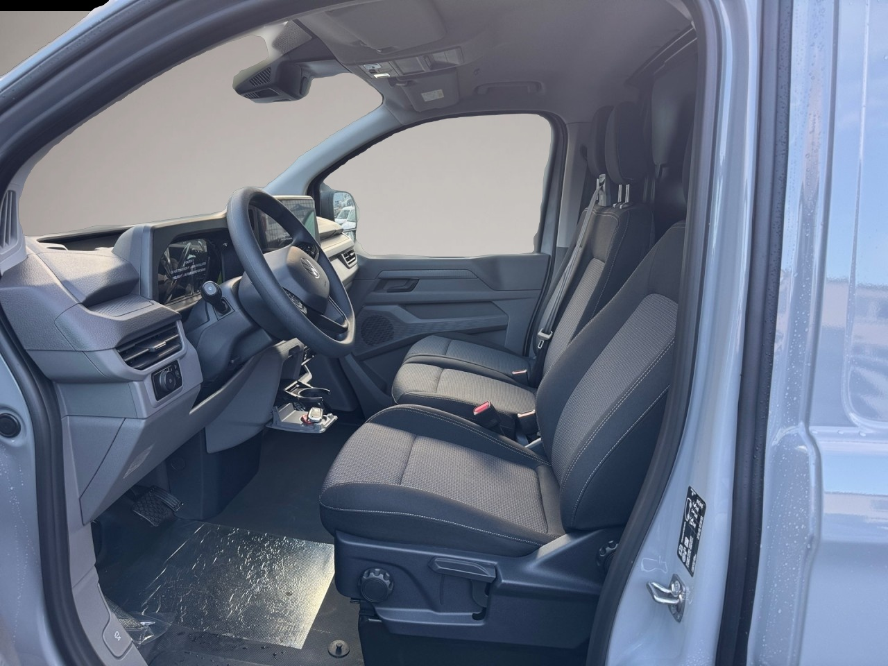 Bild 5 Volkswagen T7 Transporter Kasten LR 2.0 TDI 8Gang Automatik