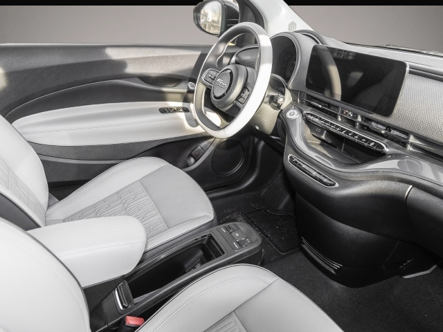Bild 3 Fiat 500e La Prima Cabrio Navi Memory LED Apple CarPl