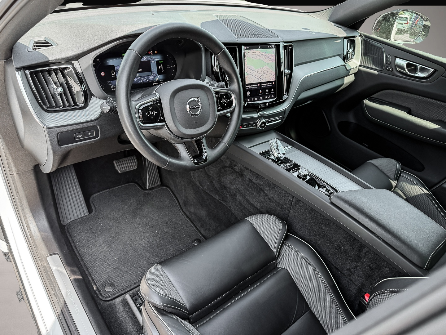 Bild 5 Volvo XC60 R Design Recharge Plug-In Hybrid AWD StandH
