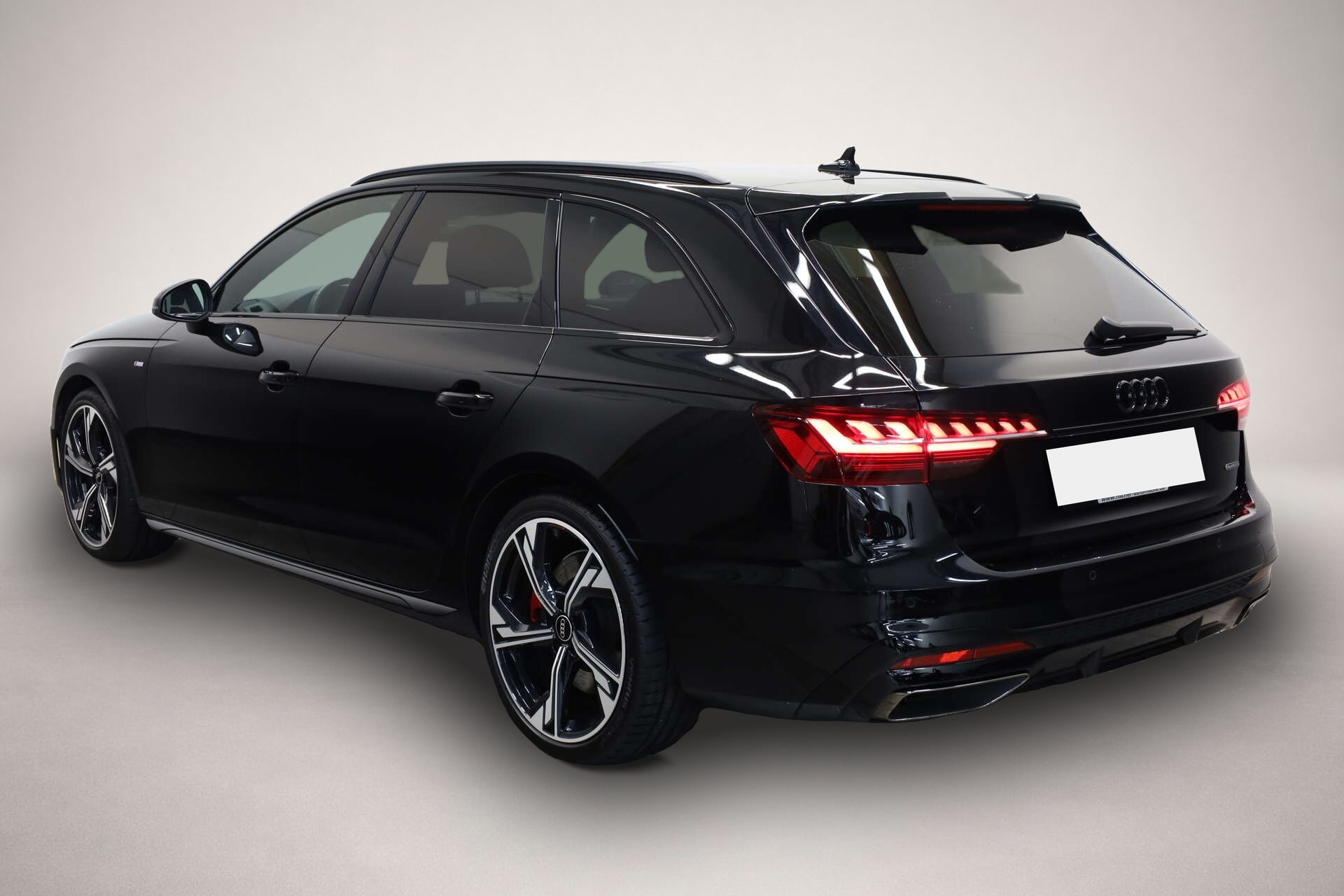 Bild 3 Audi quattro A4 Avant 45 TFSI quattro S line competition plus