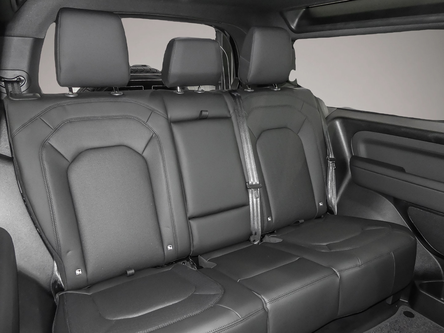 Bild 5 Land Rover Defender 90 D200 S Navi Soundsystem 360 Kamera A