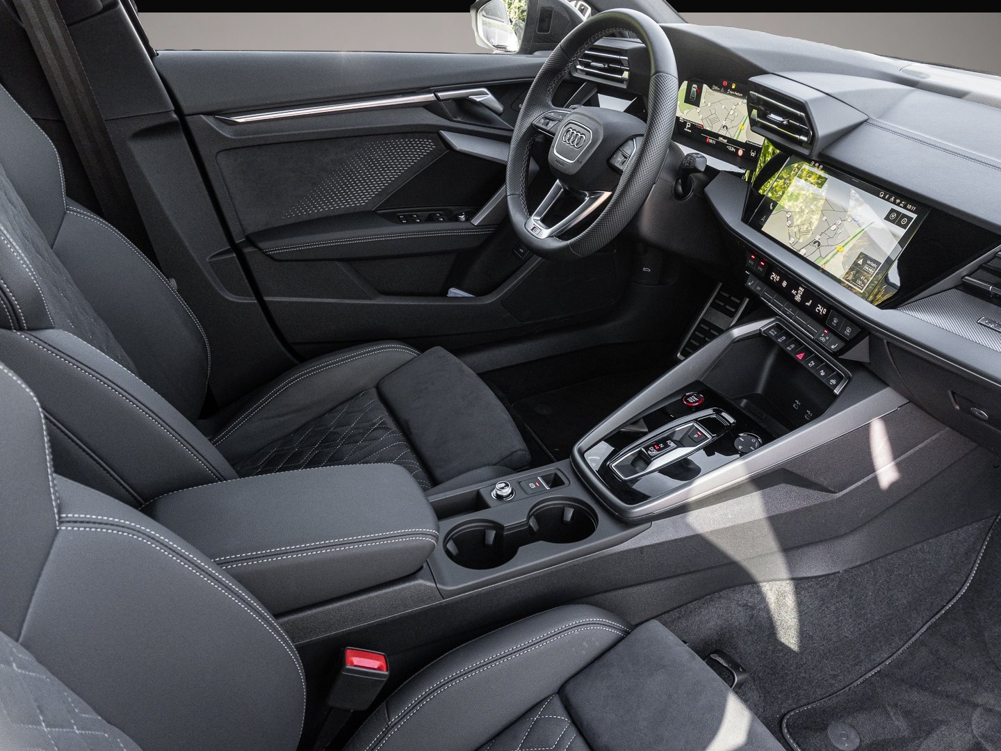 Fotografie 6 des Audi S3 Sportback S3 Sportback TFSI 245(333) S troni