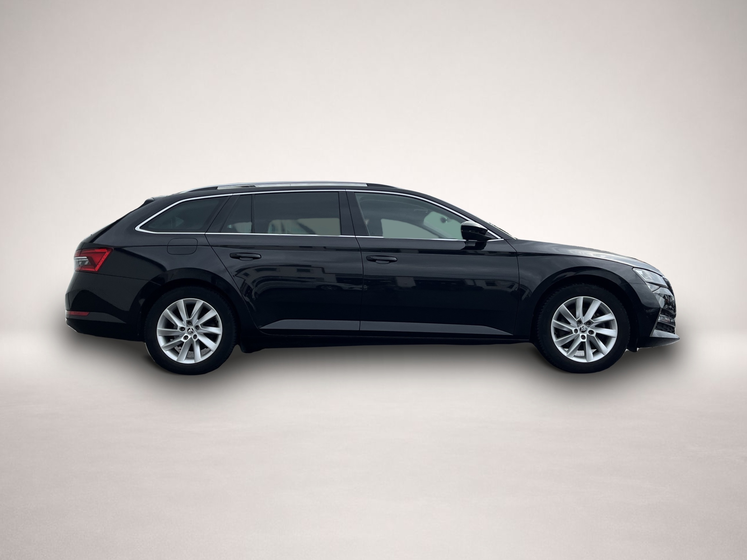 Fotografie 3 des Skoda Superb Combi 1.4 TSI e-Hybrid Style AHK STHZ el.