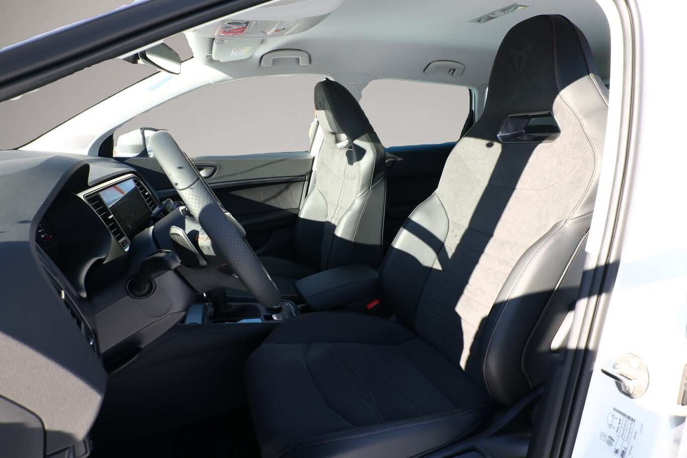 Bild 5 Cupra Ateca DSG 4D Nav Keyl Kam ACC 5JGarantie SHZ+LHZ