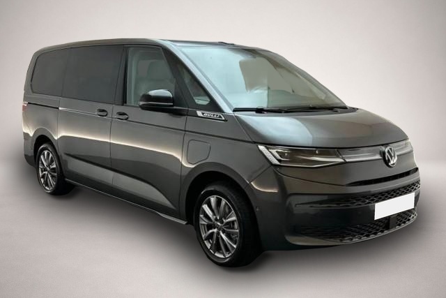 Fotografie 3 des Volkswagen T7 Multivan LÜ (lang) 1.5 eHybrid 4MOT 180kW Bulli Edition