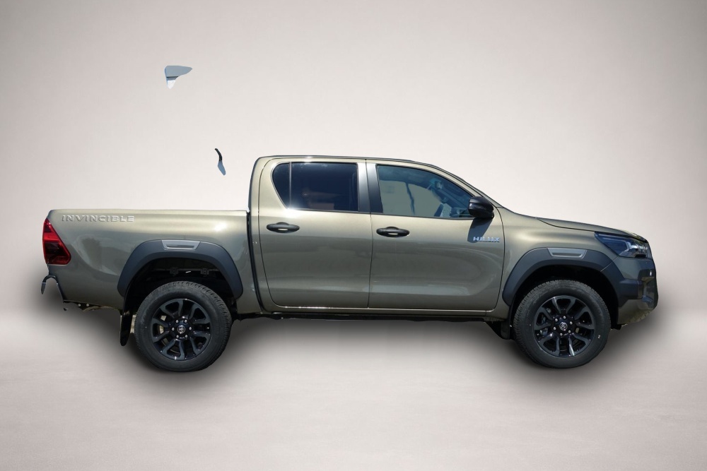 Fotografie 2 des Toyota Hilux Double Cab 2.8 Invincible +Wanne +AHK!