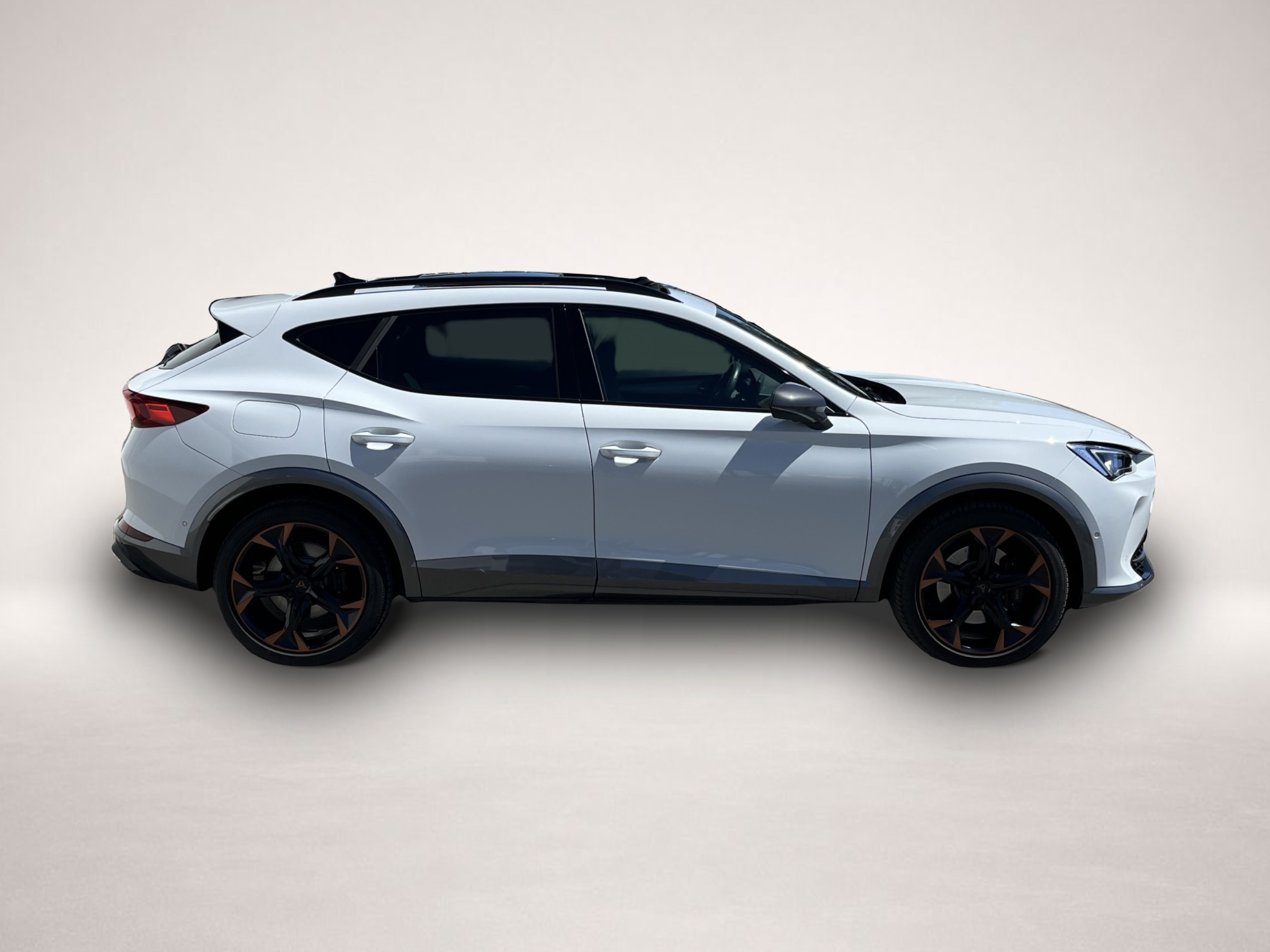 Fotografie des Cupra Formentor VZ 1.4 TSI e-Hybrid AHK PANO el.Klappe