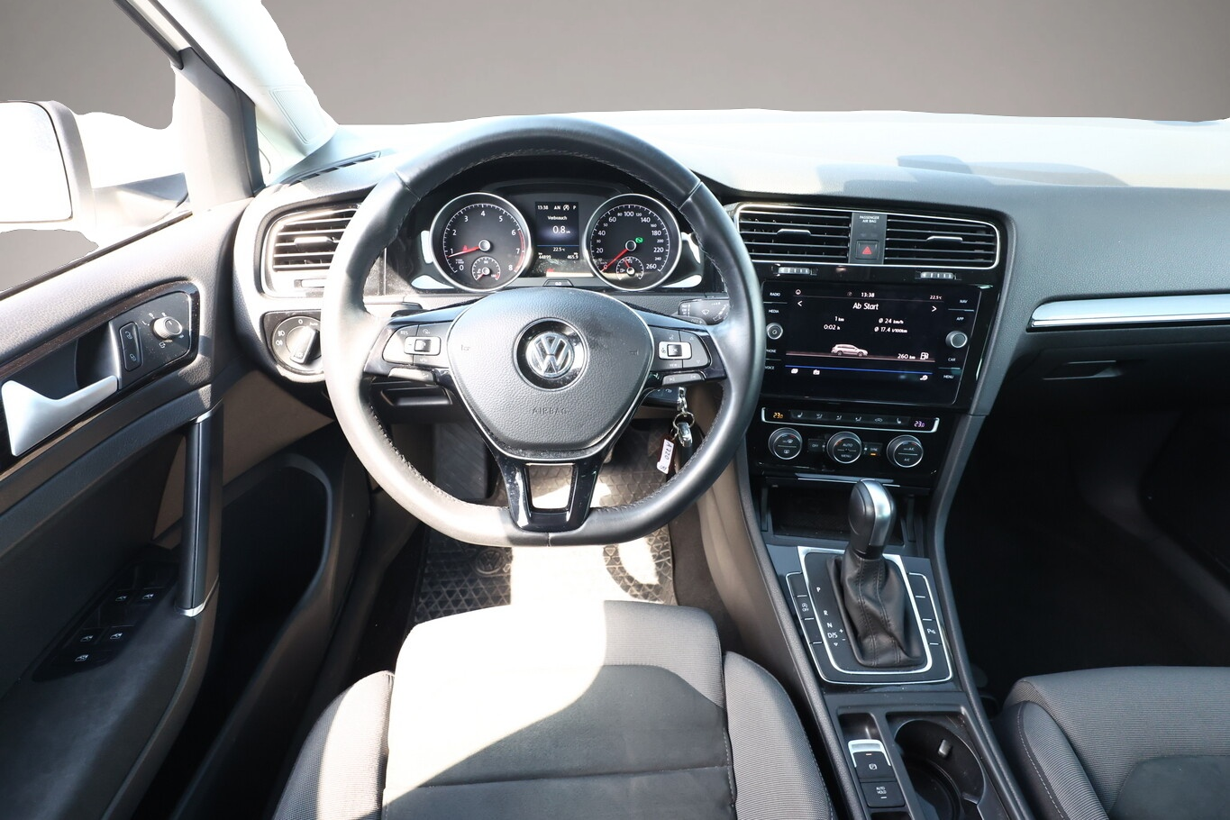 Bild 6 Volkswagen Golf VII 1.5 TSI 150 DSG Highline LED Nav ACC