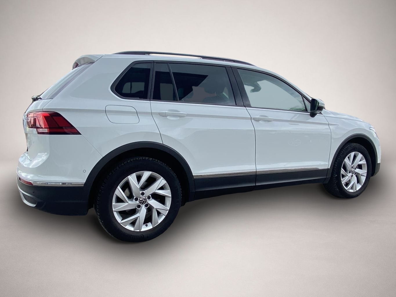 Bild 5 Volkswagen Tiguan 1.5 TSI Life 18"+PANORAMA+APP-CONNECT+KAM