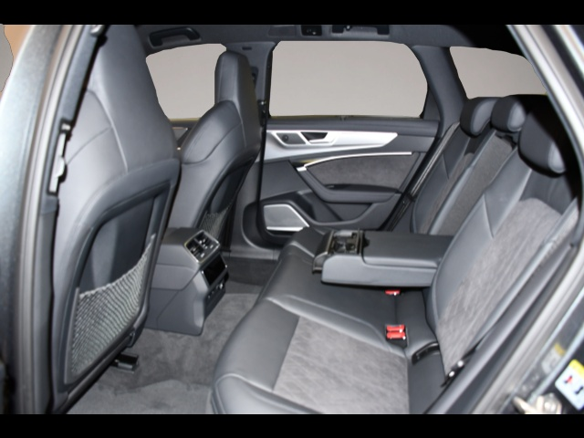 Bild 5 Audi RS6 RS 6 Avant 4.0 TFSI quattro tiptronic Matrix/Sta