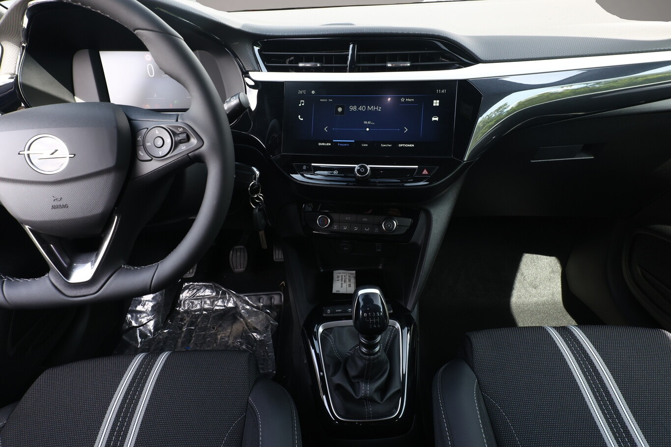 Bild 7 Opel Corsa GS Kam PDC vo/hi AppC Totw LM16Z 10