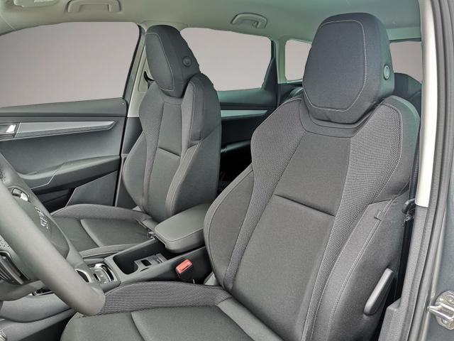 Bild 6 Skoda Karoq Selection 1.5TSI Selection DSG ABT AHK Navi GV5.