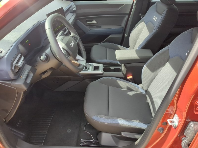 Fotografie 4 des Dacia Bigster Hybrid 155 Expression SHZ+LKHZ+PDC+RFK