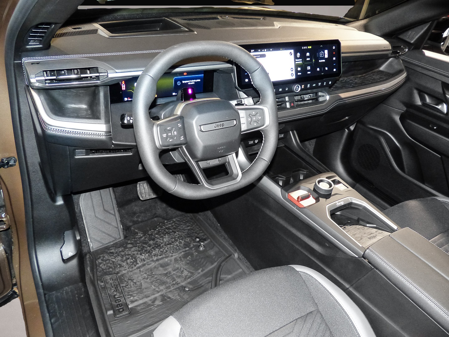 Bild 4 Jeep Compass e-Hybrid-First Edition Sicherheits-Paket