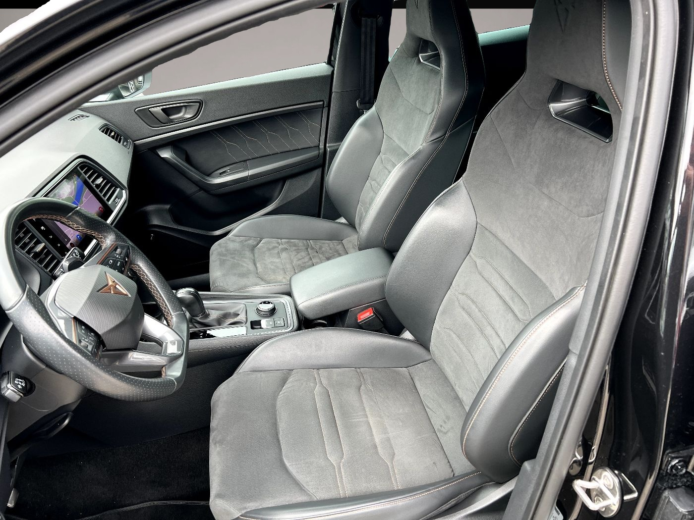 Bild 6 Cupra Ateca 2.0 TSI 4Drive *LED Navi Leder ACC Sitzh.*