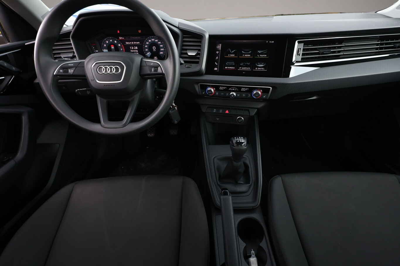 Bild 7 Audi A1 Sportback 30 TFSI advanced PDC SHZ MMI+
