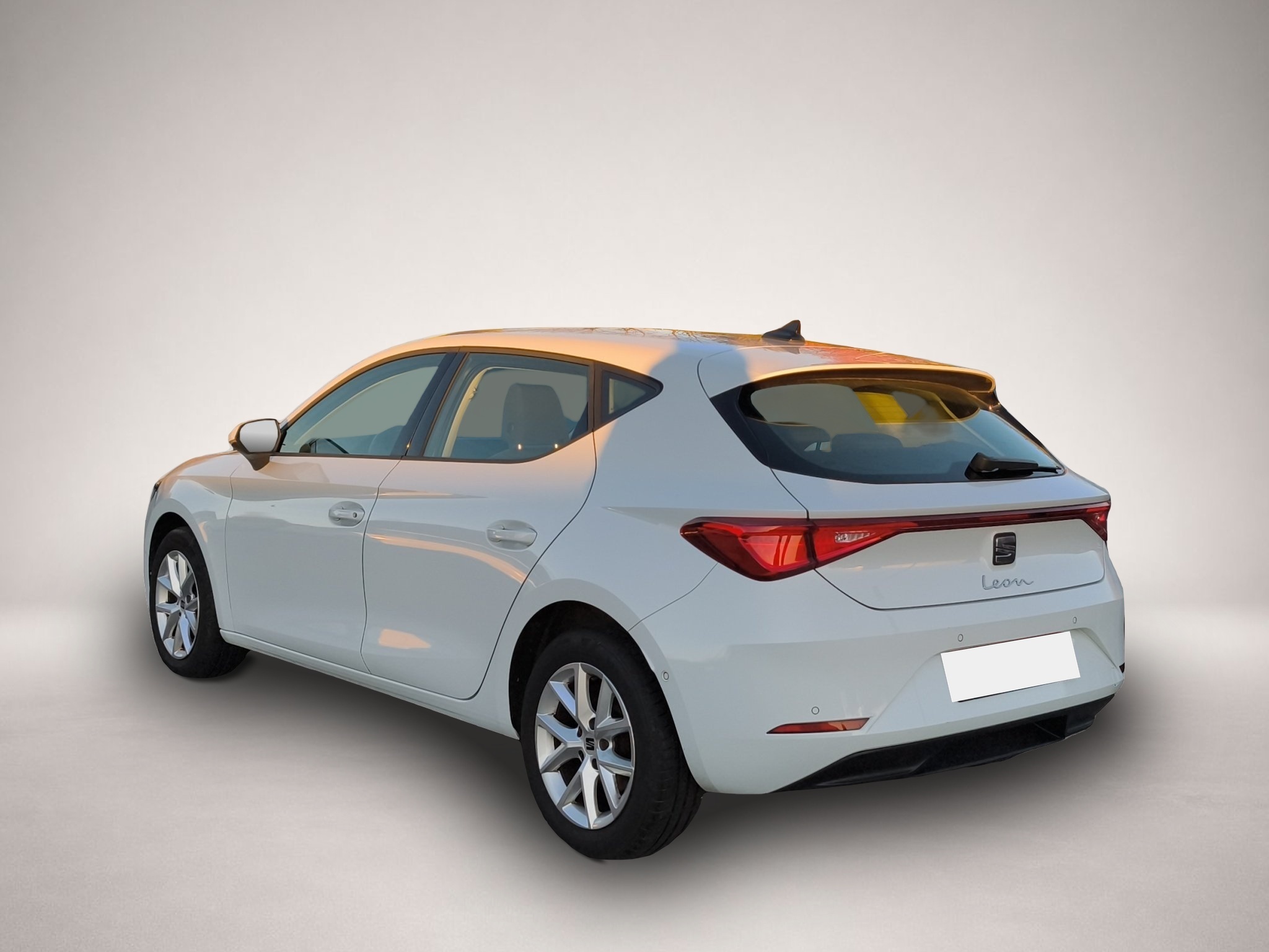 Bild 4 Seat Leon 1.0 eTSI DSG Style LED+PARKLENK+PDC+SHZ+TEM