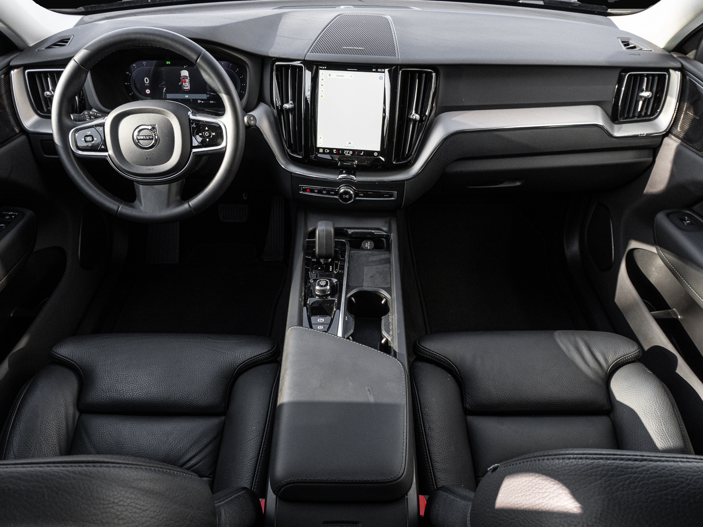 Bild 5 Volvo XC60 Plus Dark 2WD StandHZG El. Panodach Digital