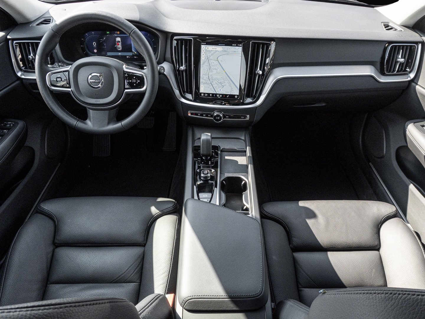 Bild 7 Volvo V60 Cross Country B4 AWD Plus 360Grad 4xShz.