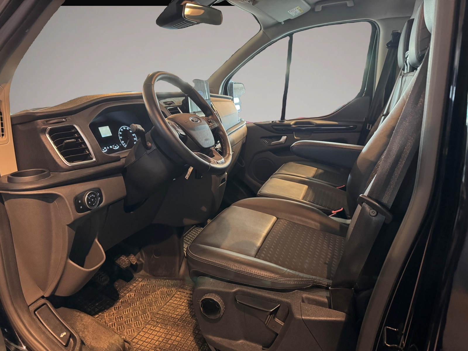 Fotografie 5 des Ford Transit Custom SPORT 310 L1 NAVI VIA SMARTPHONE