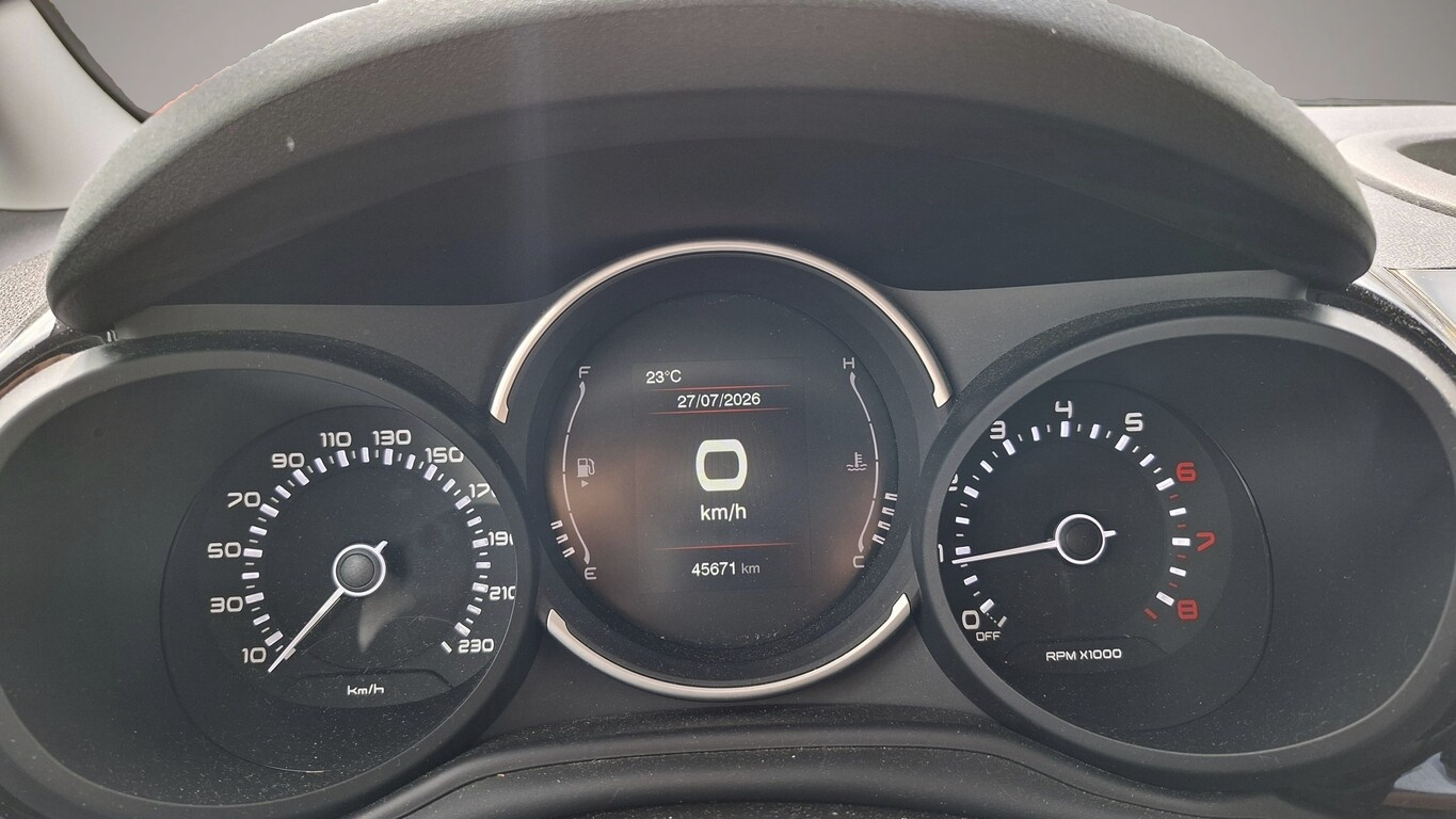 Bild 8 Fiat 500L 1.4 16V 95 120th CarPlay PDC DAB Klima 16Z