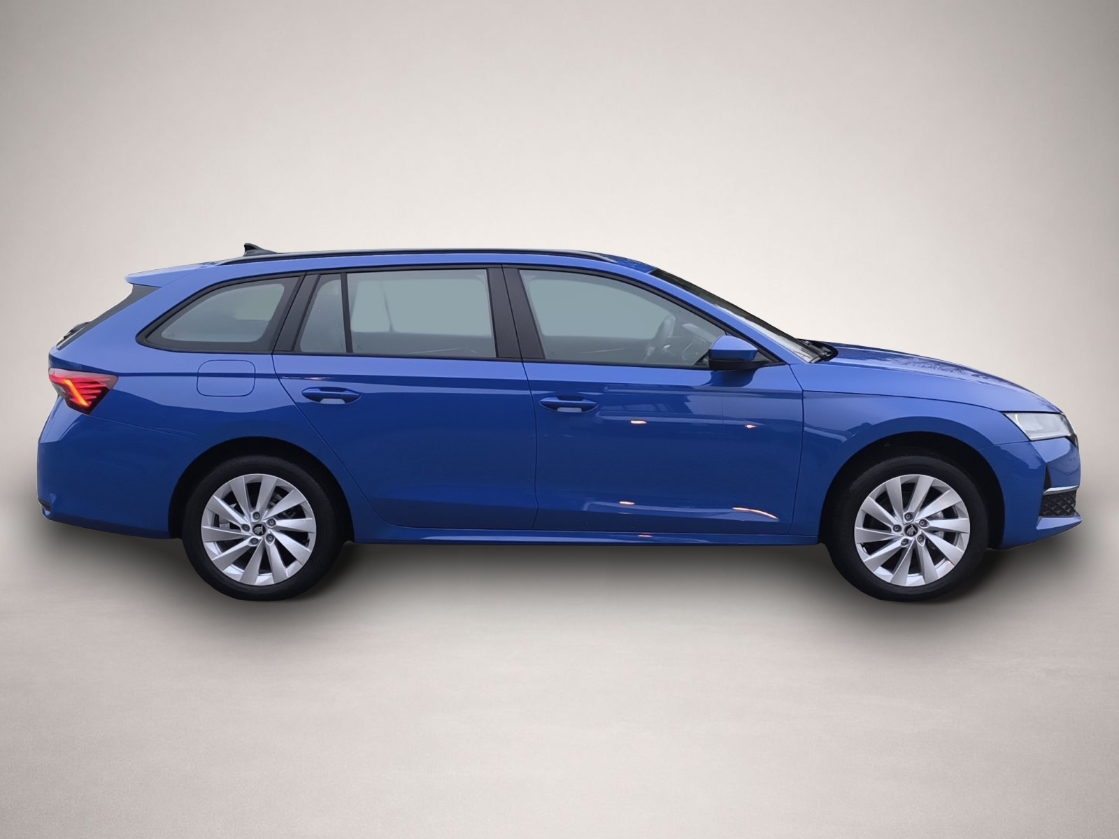 Fotografie des Skoda Octavia Combi 1.5 TSI mHEV DSG Selection AHK NAV