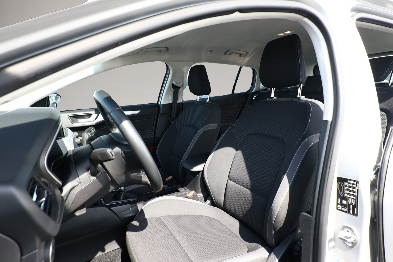 Bild 5 Ford Focus 1.5 EcoBlue 120 Cool&Connect Nav AHK SHZ
