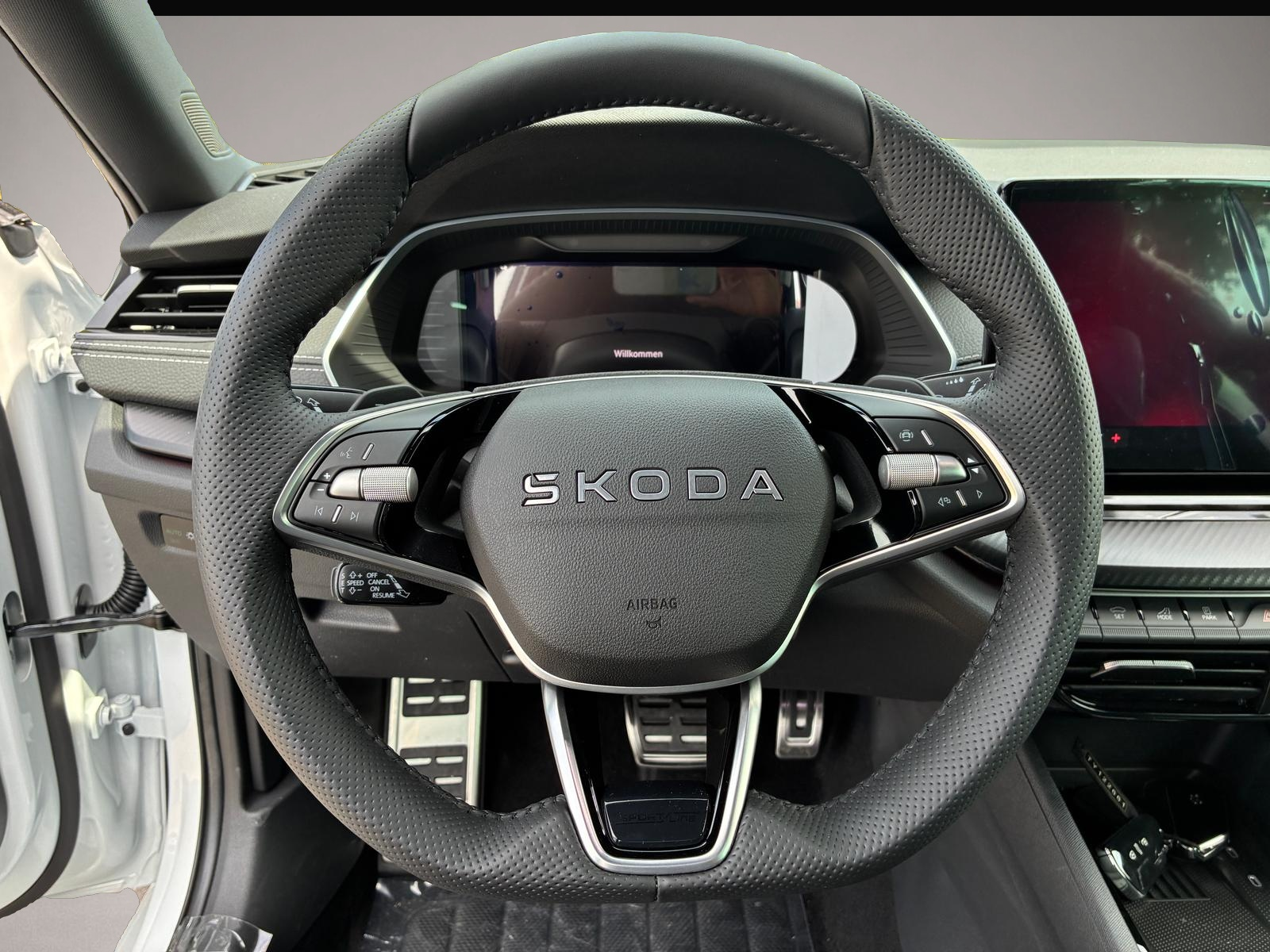 Bild 4 Skoda Octavia Kombi 1.5 TSI Sportline AHK GV5 ACC