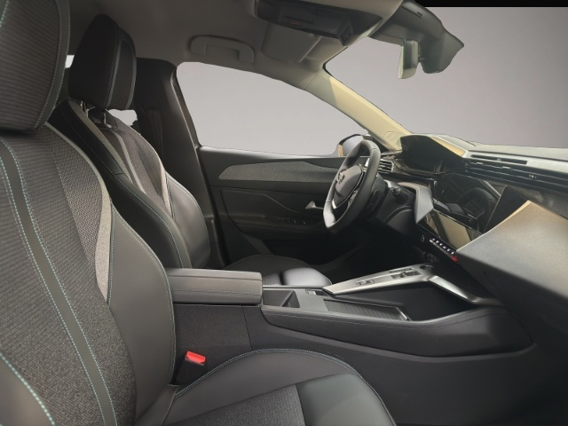 Bild 6 Peugeot 308 Hybrid Allure 1.2LED ACC 2-Zonen-Klimaautom