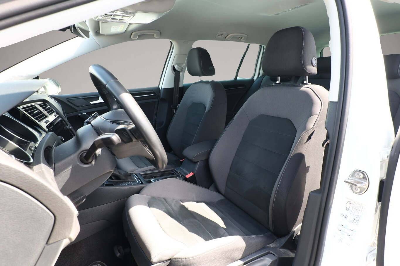 Bild 5 Volkswagen Golf VII 1.5 TSI 150 DSG Highline LED Nav ACC