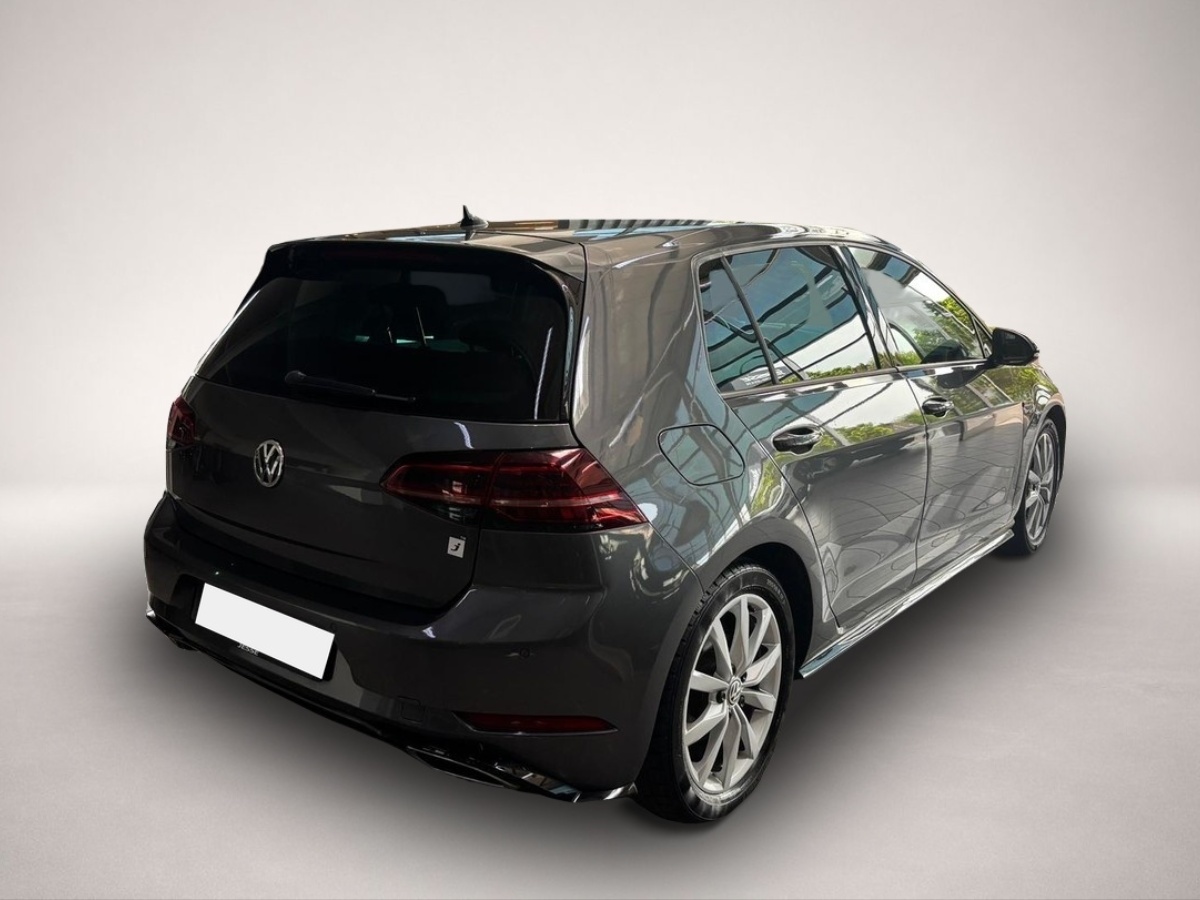 Fotografie 5 des Volkswagen Golf VII 1.5 TSI R-Line LED ACC Virtual Massage