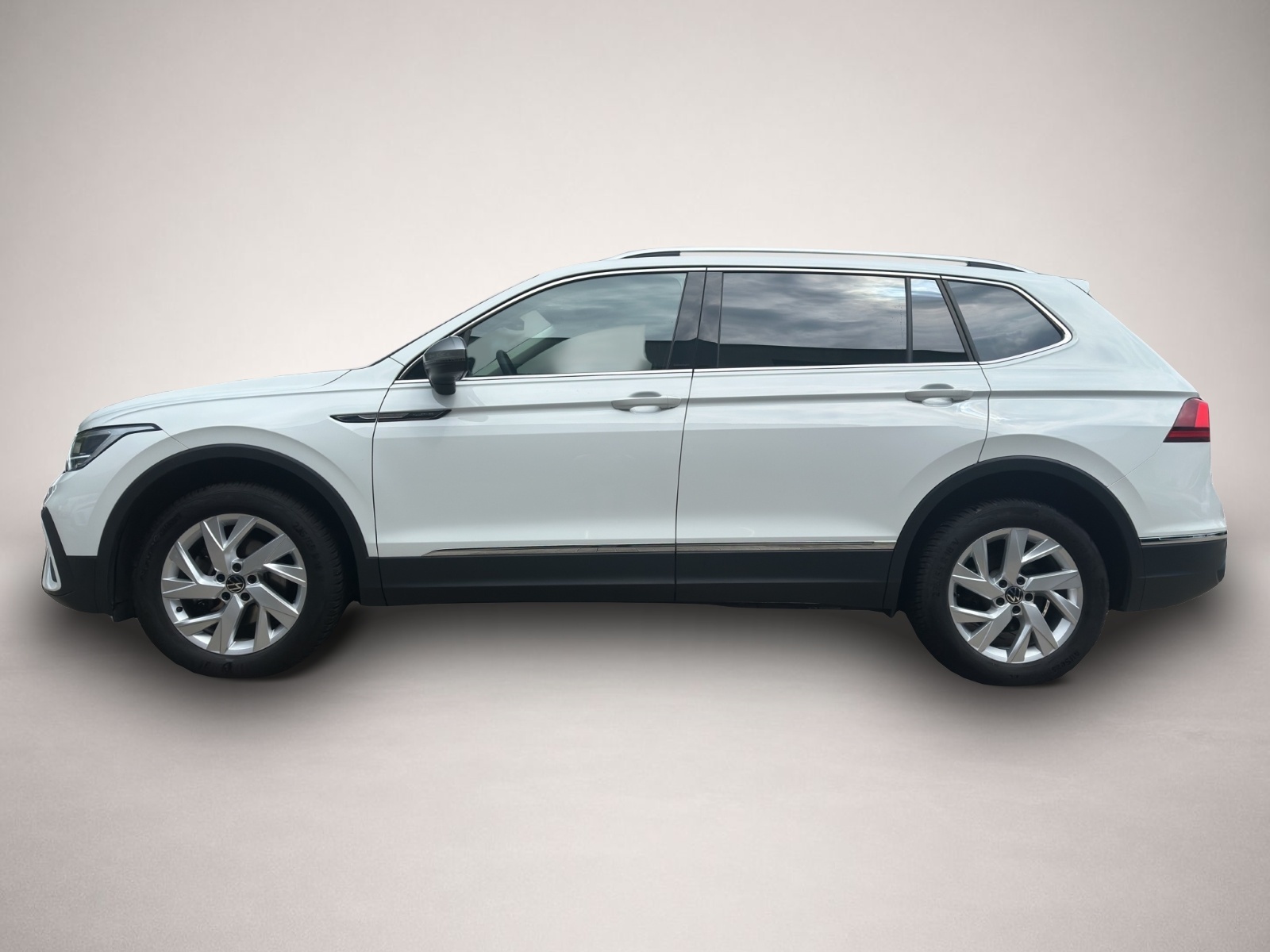 Bild 3 Volkswagen Tiguan Allspace 2.0 TDI DSG Life 7SITZ AHK KAMER