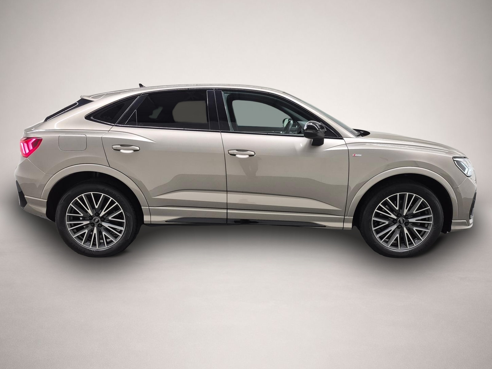 Bild 5 Audi quattro Q3 Sportback quattro S-Line Matrix/Stdhzg/Sonos
