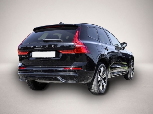 Fotografie des Volvo XC60 Plus Dark Recharge Plug-In Hybrid AWD T8 Tw