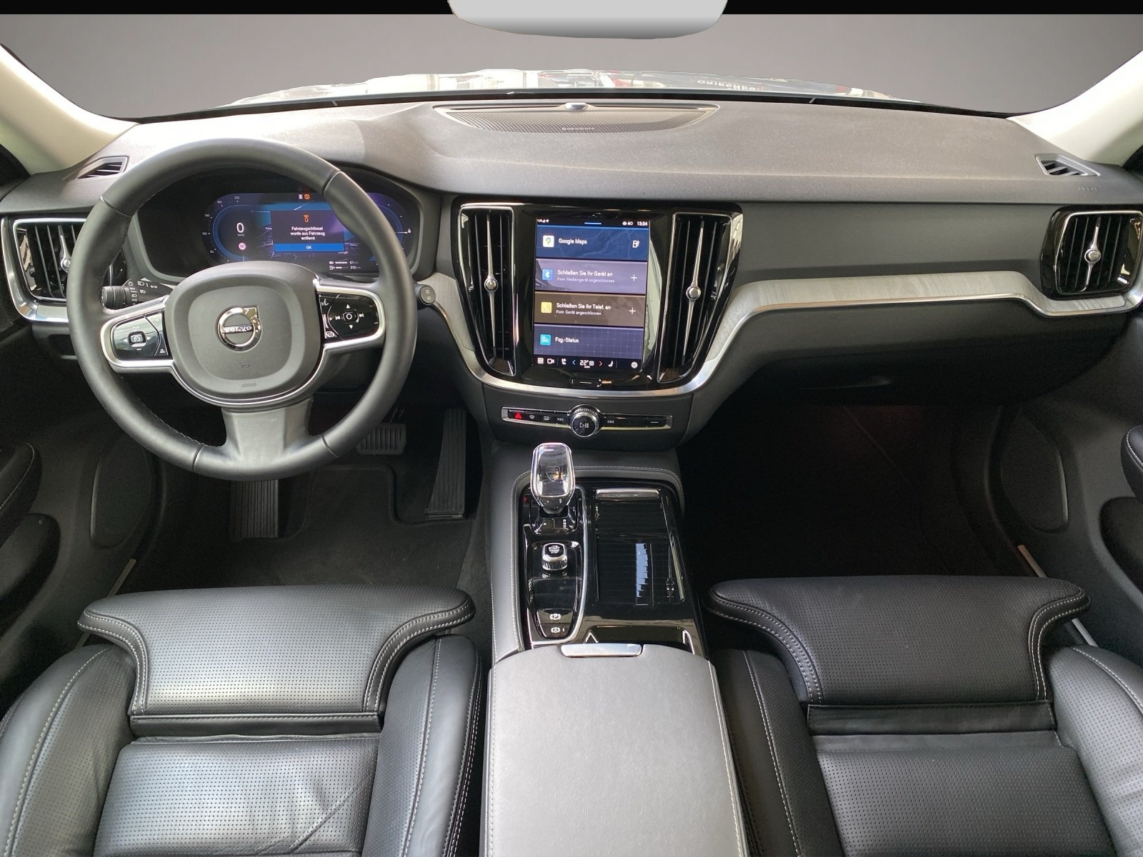 Bild 8 Volvo V60 T8 Plus Dark Engine Plus Dark Recharge