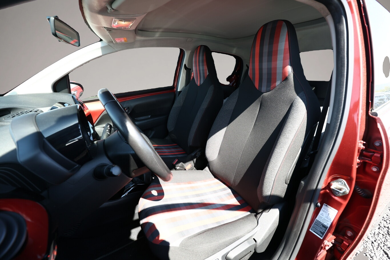 Bild 5 Peugeot 108 1.0 VTi 72 TOP! Collection SHZ Klimaaut. 15Z