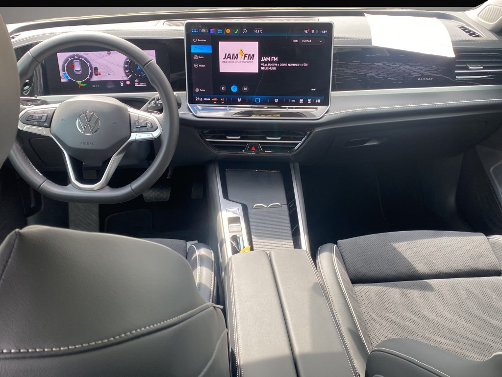 Fotografie 3 des Volkswagen Passat Variant 1.5 eTSI mHEV DSG Elegance*SideAs