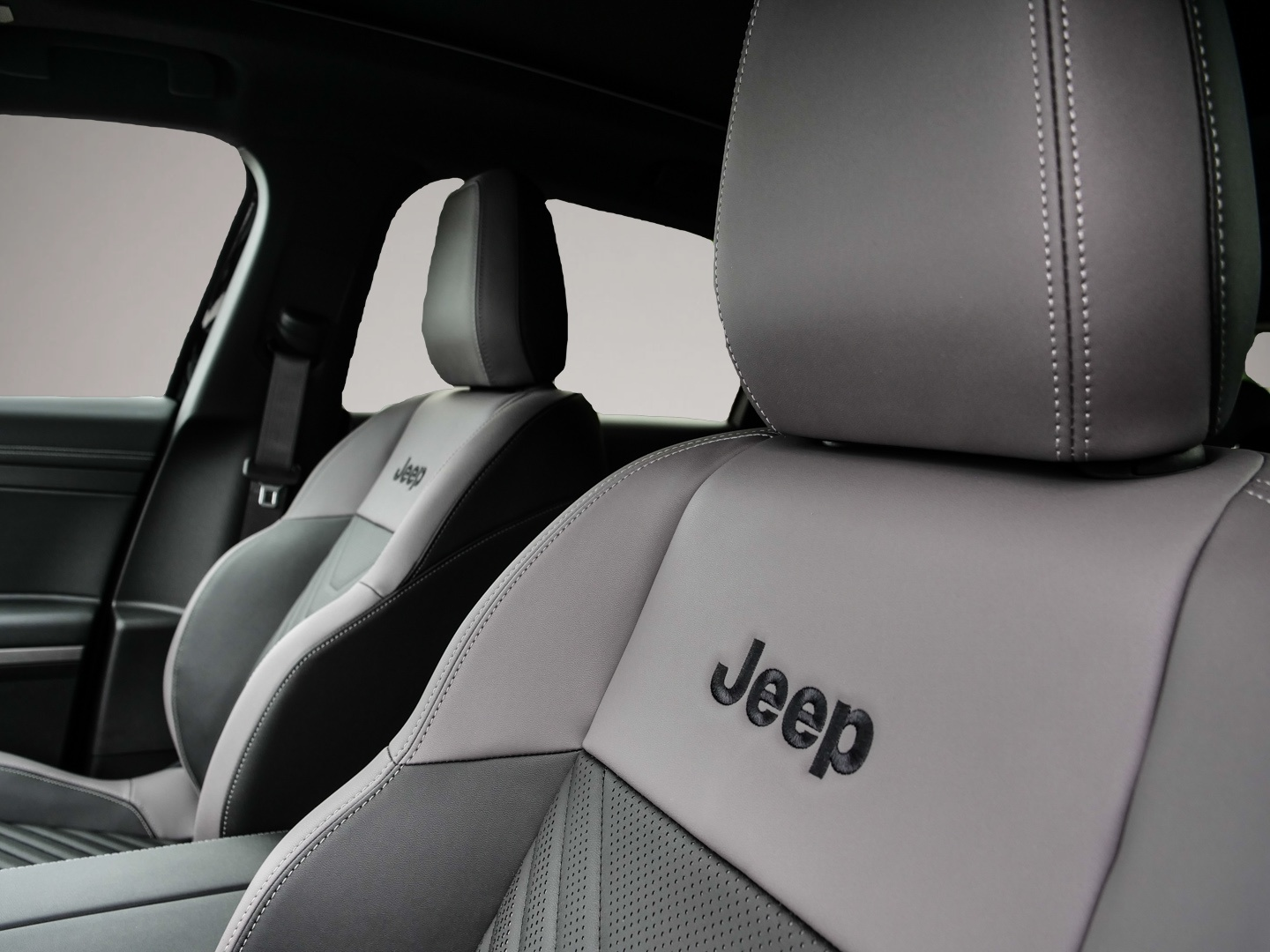 Bild 5 Jeep Compass E-Hybrid First Edition Premium & Sicherh