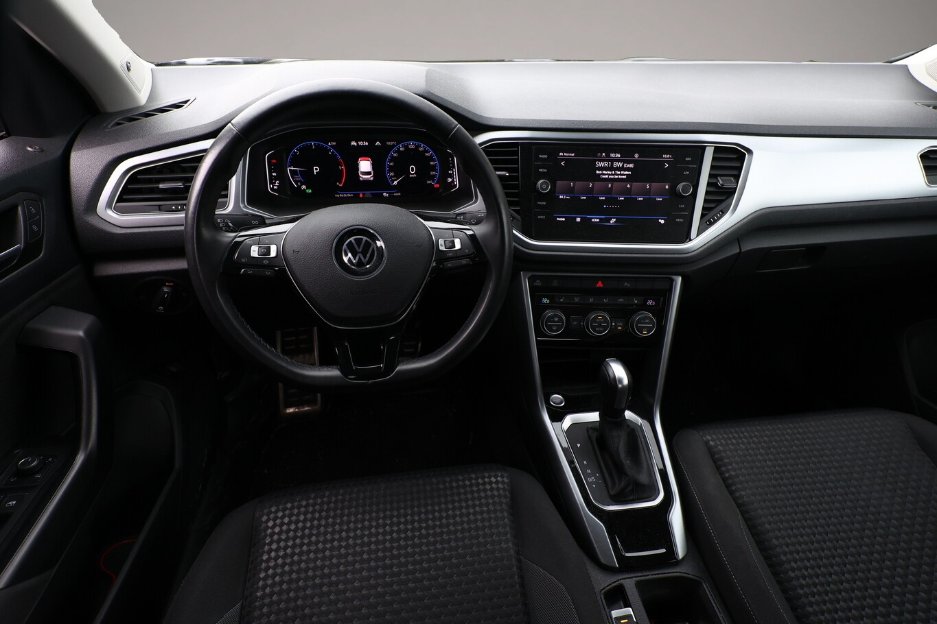 Bild 7 Volkswagen T-Roc 2.0 TDI 150 DSG Active LED Nav ACC PDC eHk