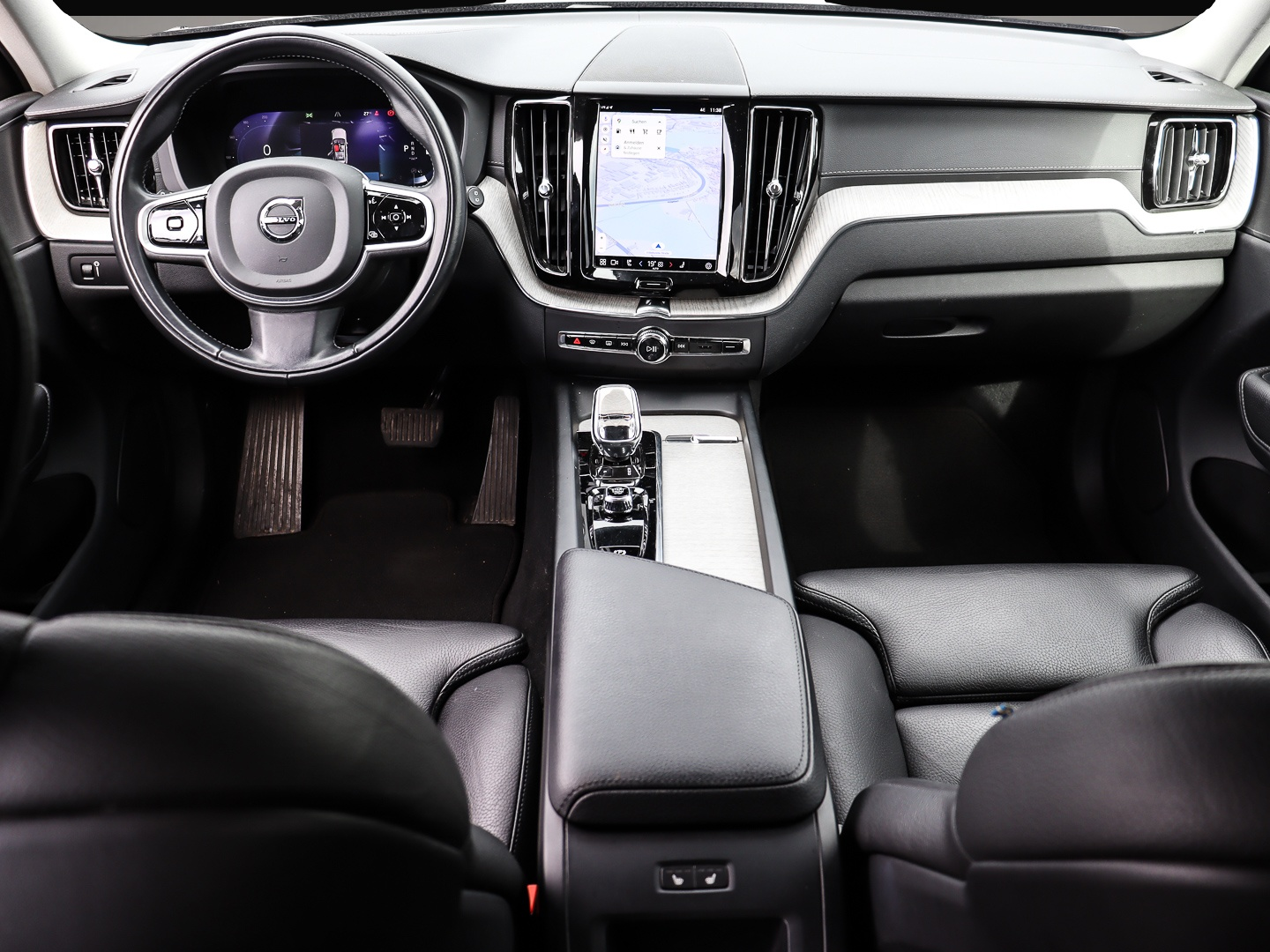 Bild 4 Volvo XC60 Inscription B4 2WD AHK Digitales Cockpit Me