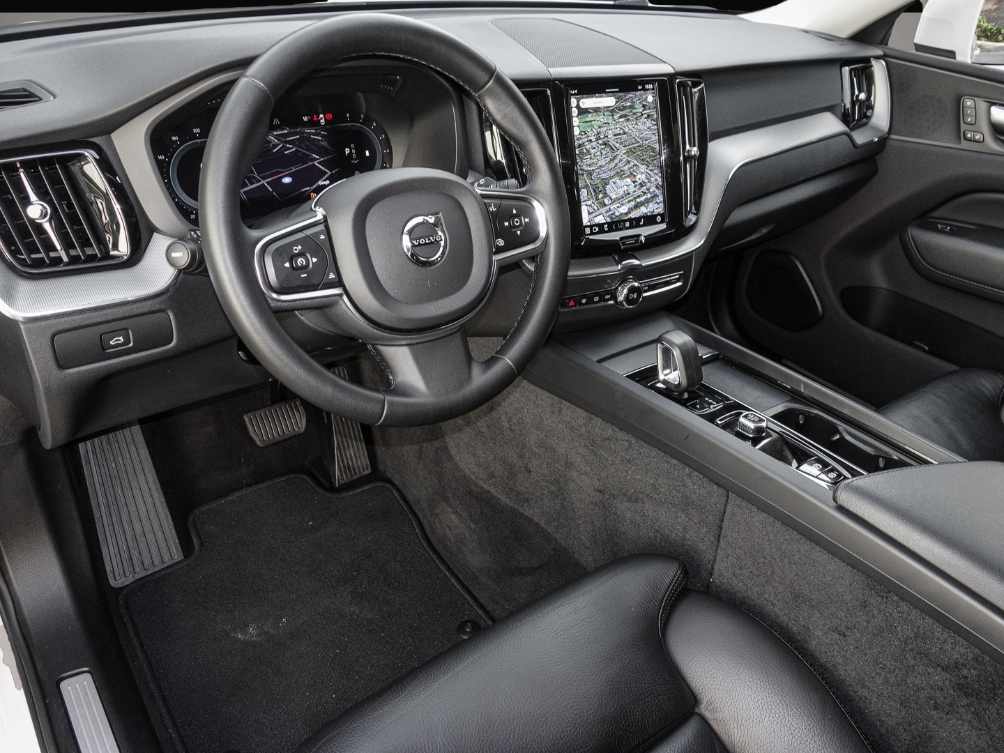 Bild 4 Volvo XC60 Core 2WD B4 Benzin EU6d Digitales Cockpit M