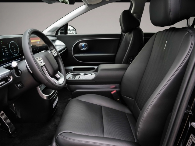 Bild 3 Hyundai IONIQ 9 4WD UNIQ Panorama-Glas-Schiebedach, Swiv