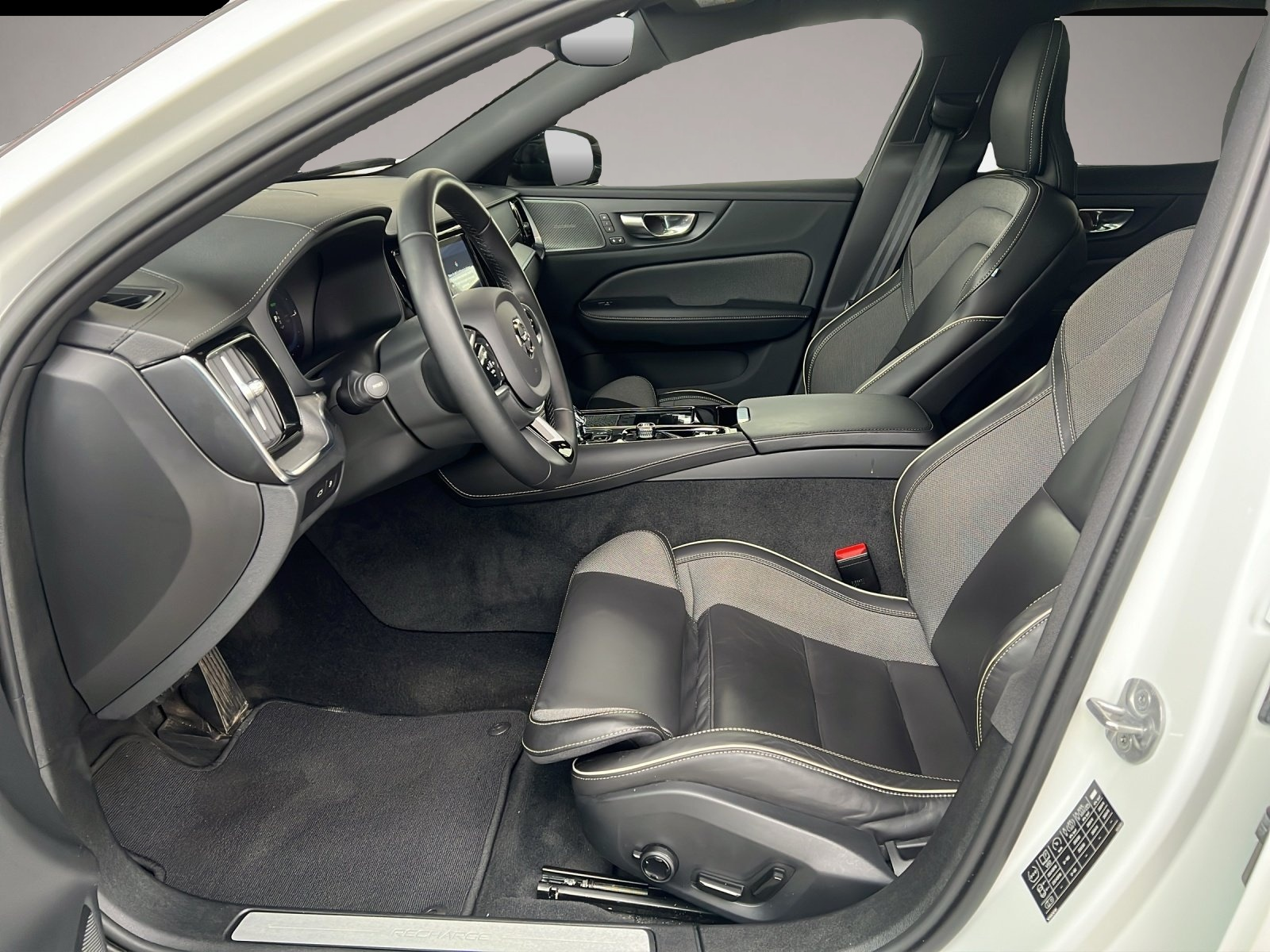 Bild 7 Volvo V60 T8 Ultimate Dark Recharge AWD*HUD*AHK