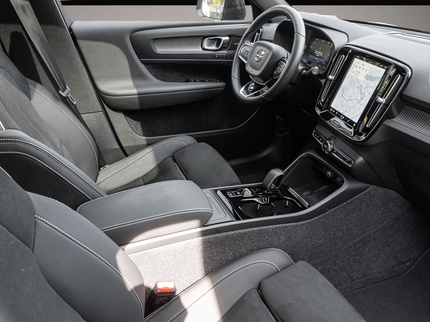 Bild 6 Volvo XC40 Ultimate Dark 2WD AHK Digitales Cockpit Mem