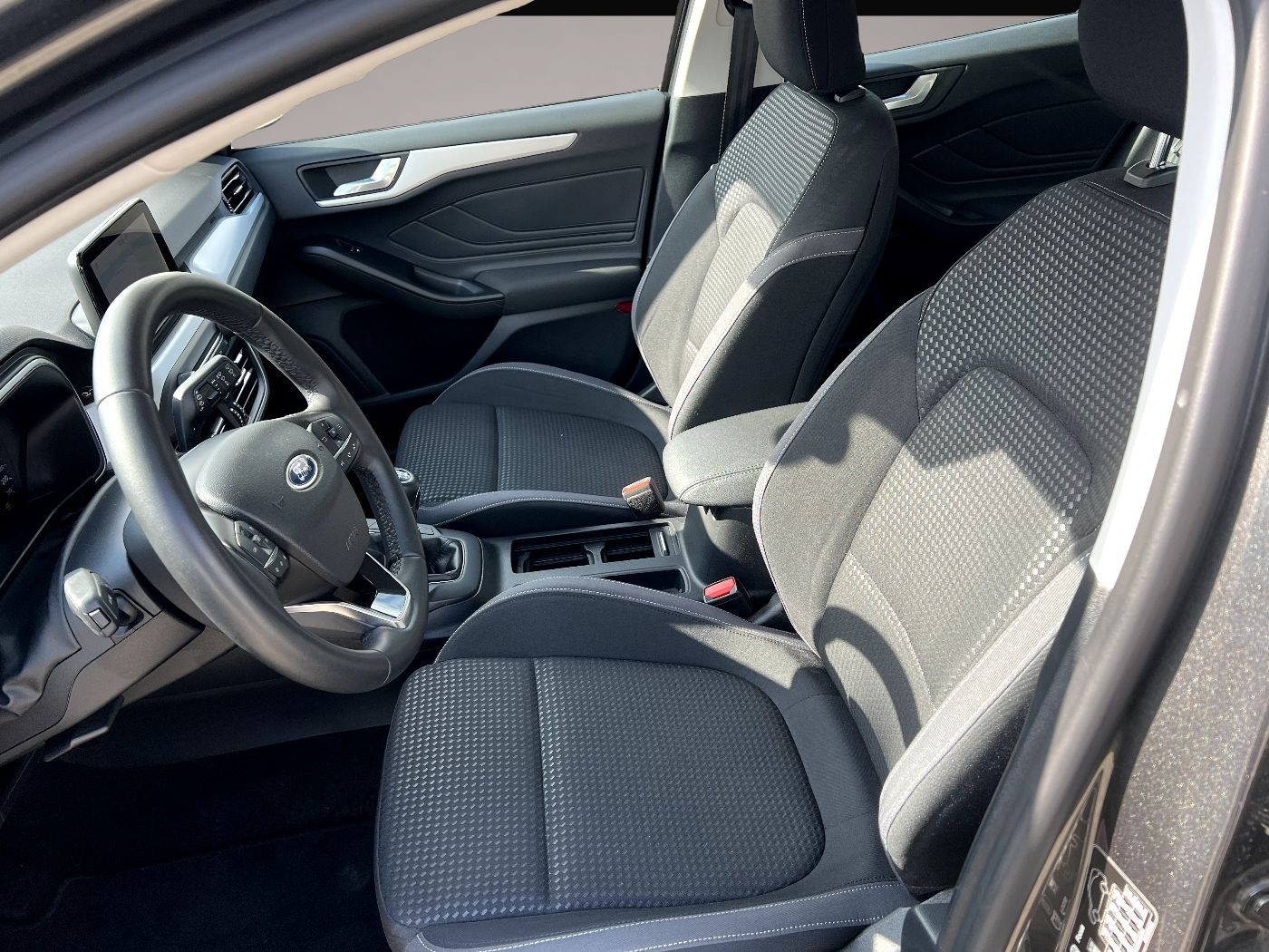 Bild 7 Ford Focus Turnier 1.5 EcoBlue Cool & Connect LED Nav