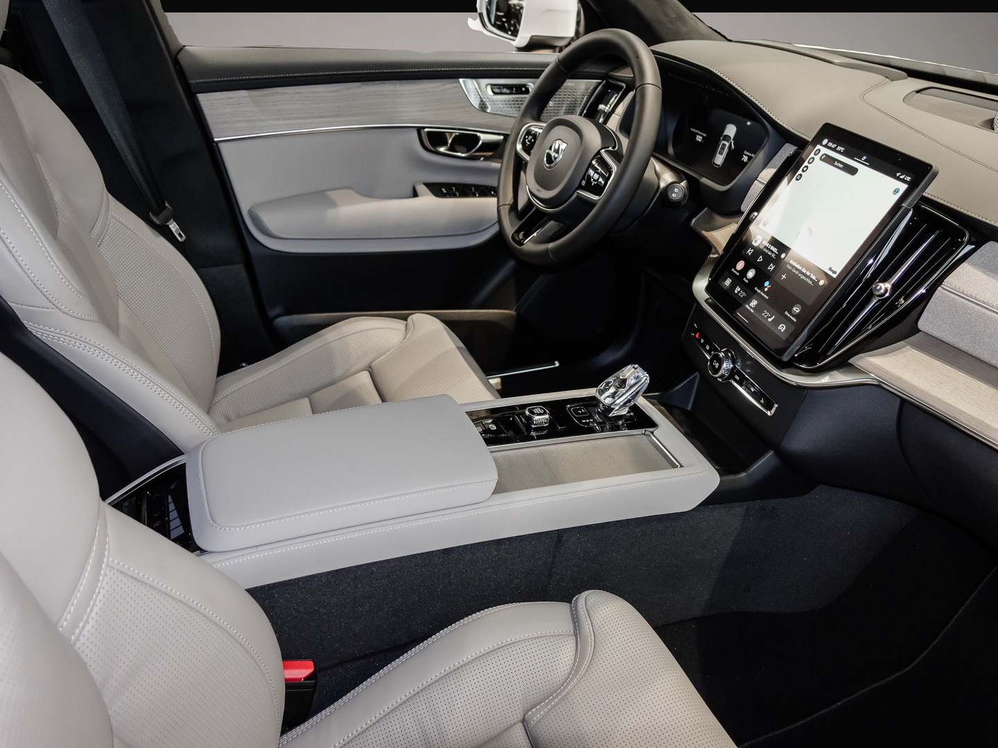 Bild 3 Volvo XC90 Ultra Bright Recharge Plug-In Hybrid AWD T8