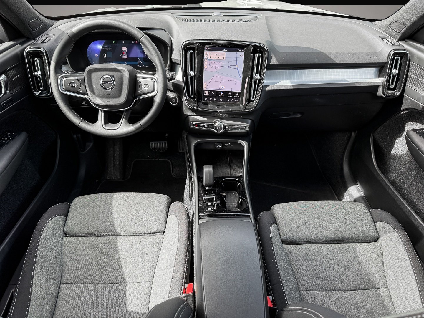 Bild 5 Volvo XC40 Plus Dark 2WD AHK Digitales Cockpit Memory