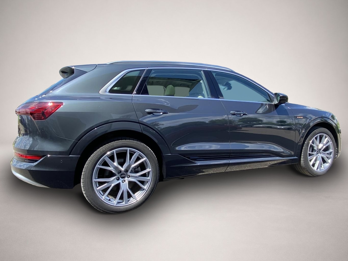 Bild 5 Audi e-tron 55 advanced quattro 95kwh BANG-OLUF.+MATR